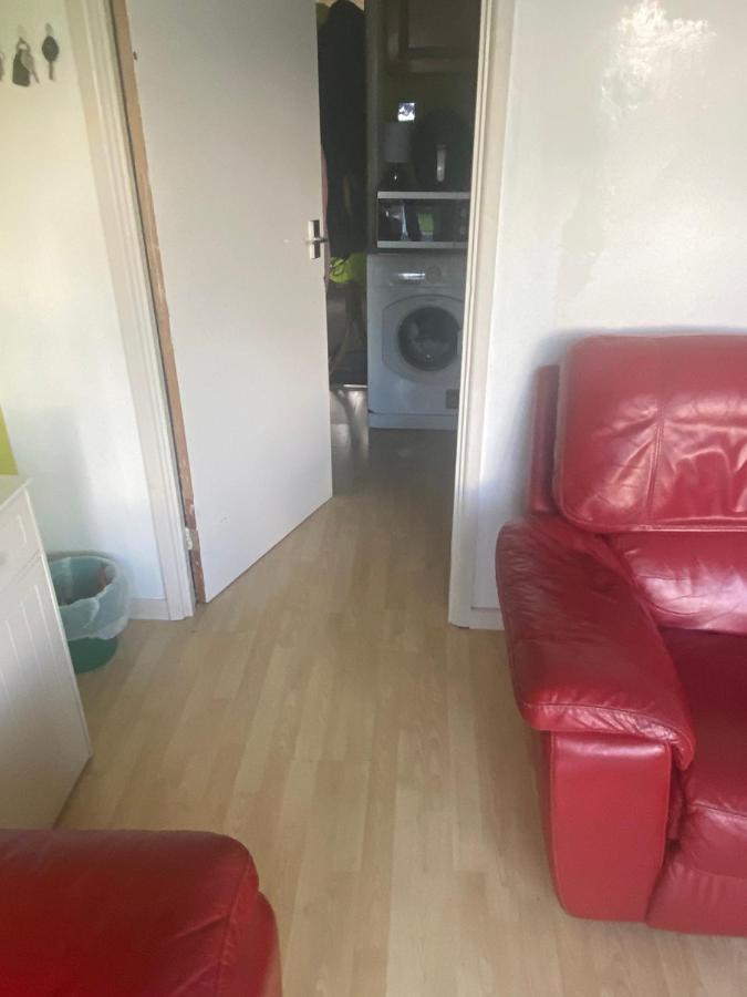 Travelling Stop Apartment Swindon Luaran gambar