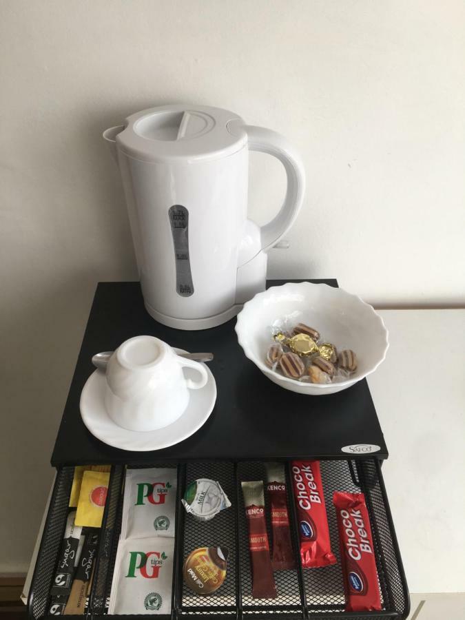 Travelling Stop Apartment Swindon Luaran gambar