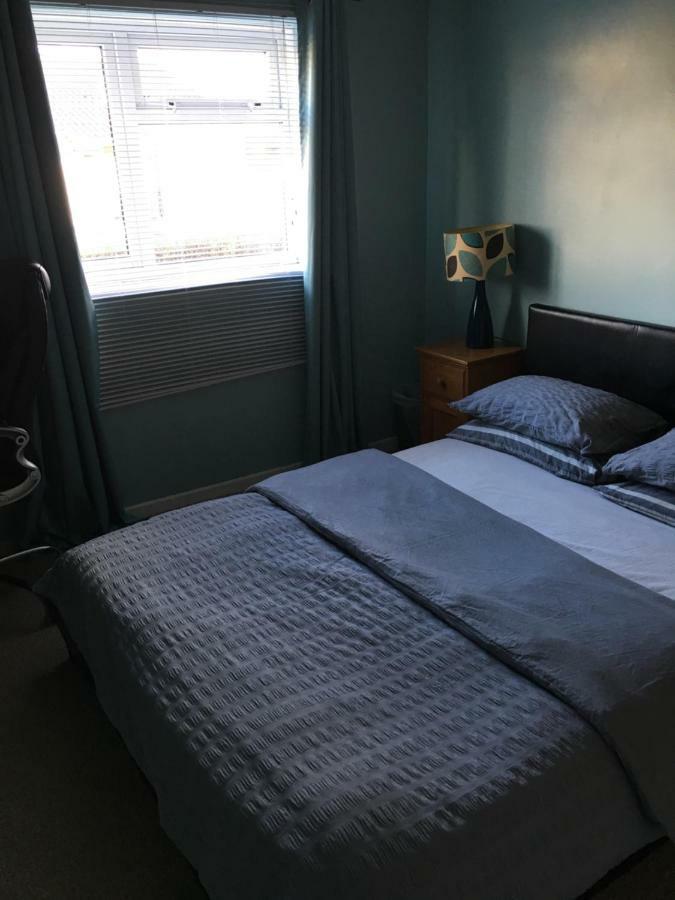 Travelling Stop Apartment Swindon Luaran gambar