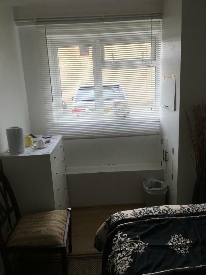 Travelling Stop Apartment Swindon Luaran gambar