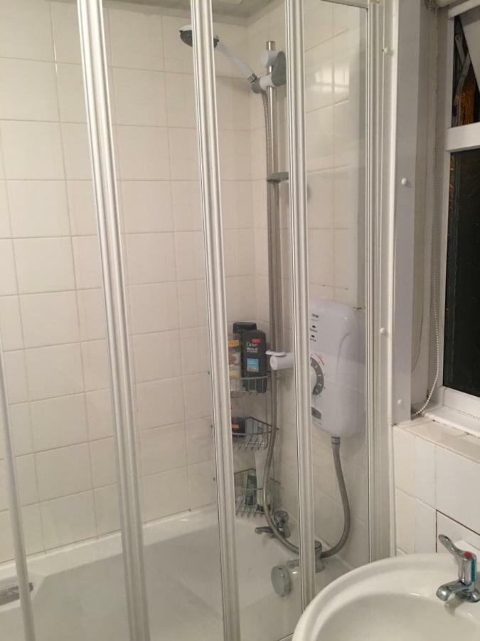 Travelling Stop Apartment Swindon Luaran gambar