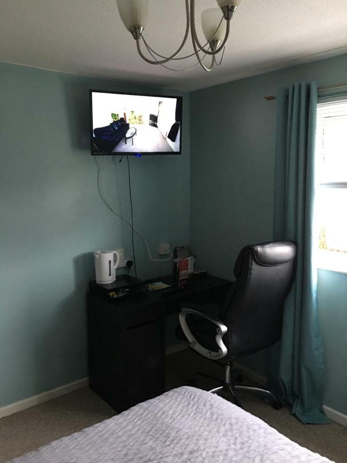 Travelling Stop Apartment Swindon Luaran gambar