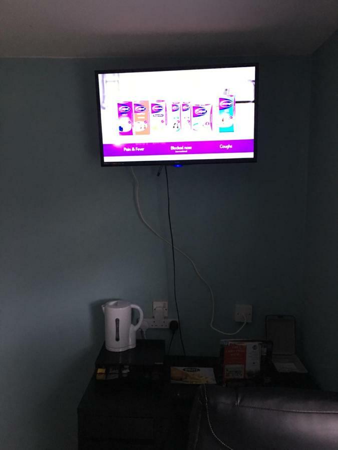 Travelling Stop Apartment Swindon Luaran gambar