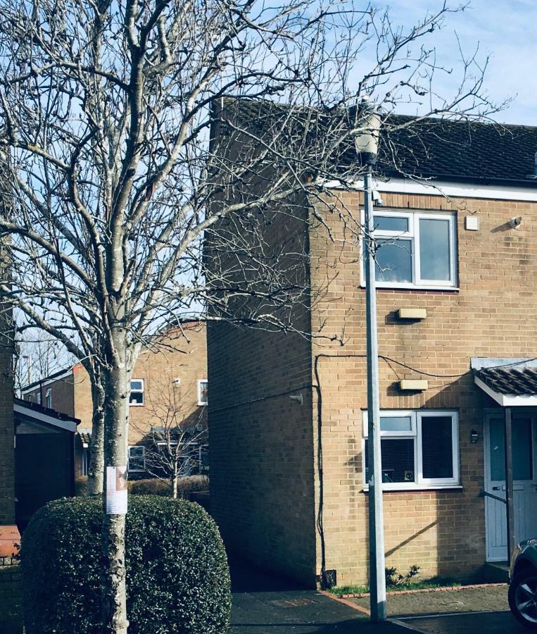 Travelling Stop Apartment Swindon Luaran gambar