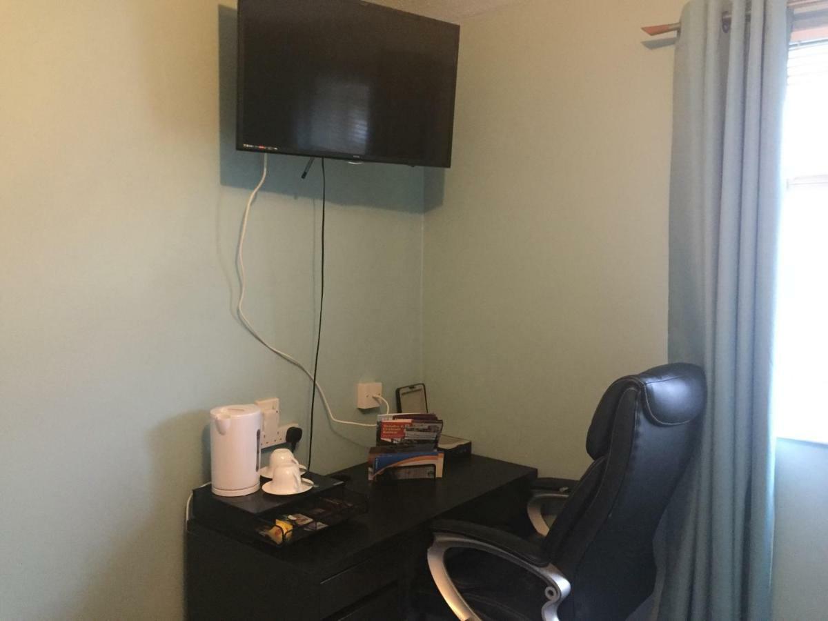 Travelling Stop Apartment Swindon Luaran gambar