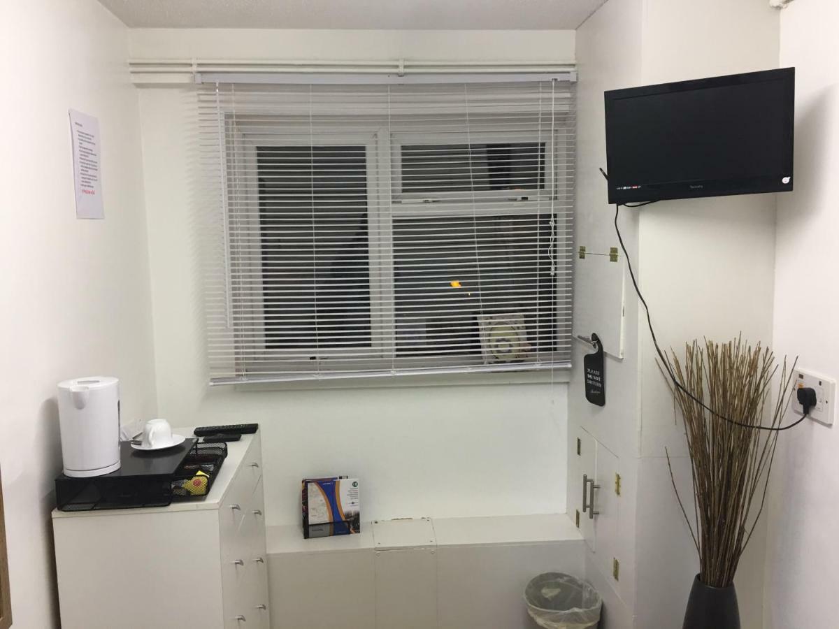 Travelling Stop Apartment Swindon Luaran gambar