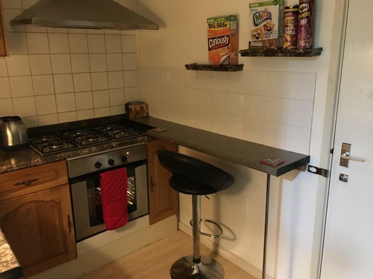 Travelling Stop Apartment Swindon Luaran gambar