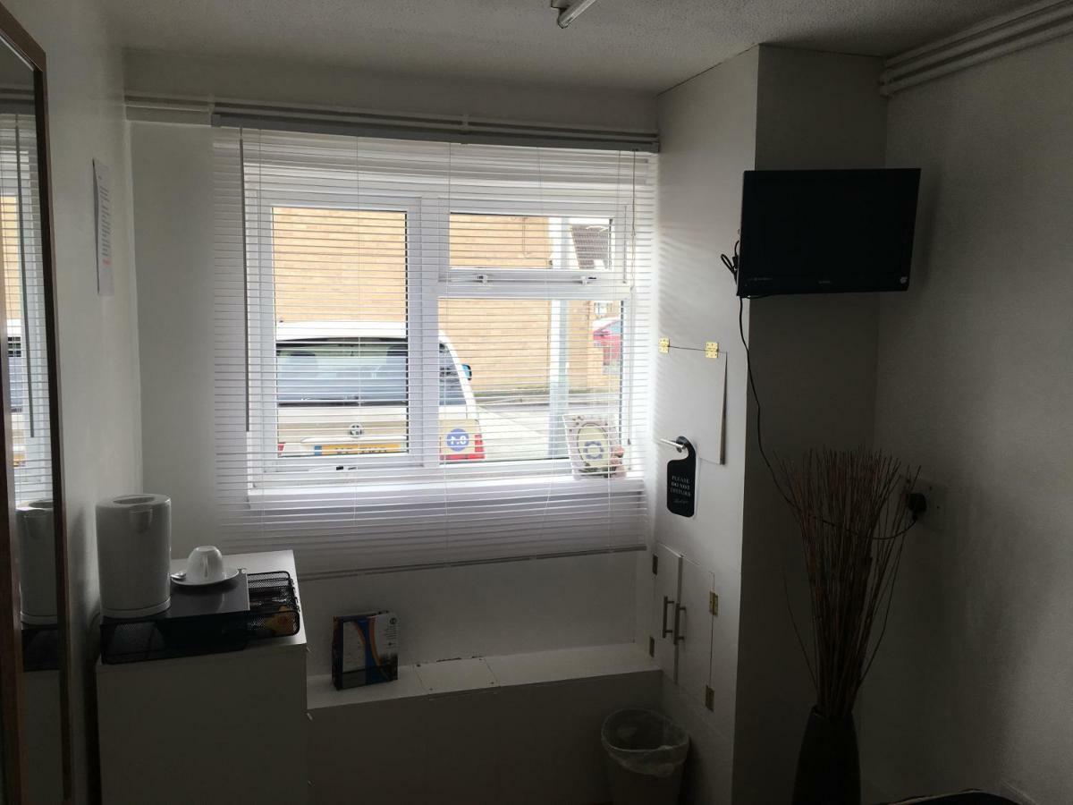 Travelling Stop Apartment Swindon Luaran gambar